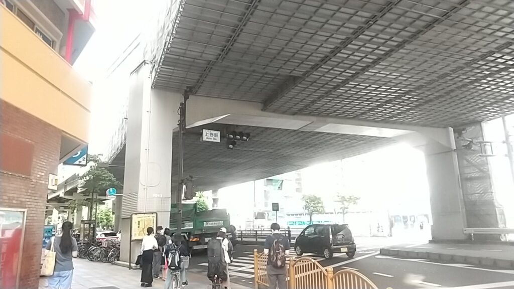 上野駅交差点