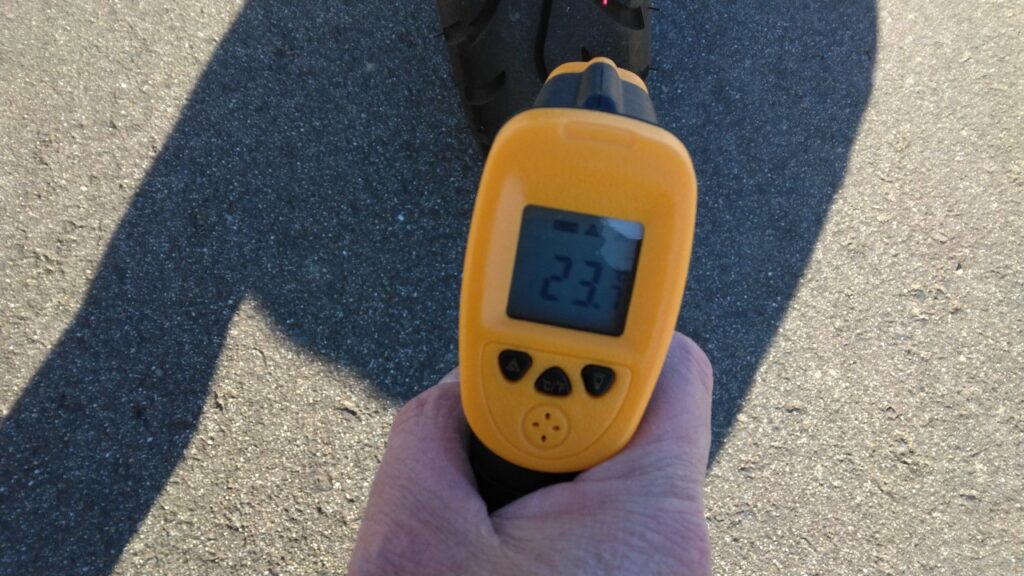 10km走行後のタイヤ温度は23.7℃
